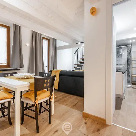 Modern Gem In Castello Appartement